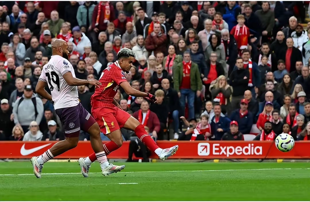 爱游戏全站关于利物浦发布备战花絮，赛后回应争议，欧冠任务艰巨，资深球员宣示担当的信息