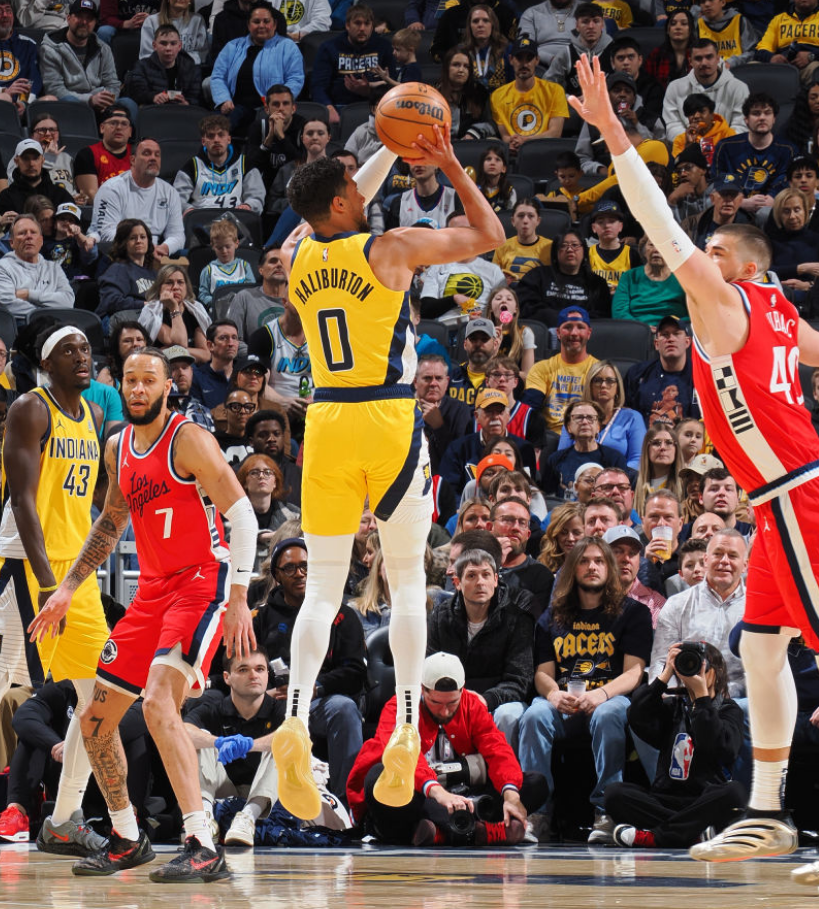 爱游戏全站集结日洛杉矶快船备战NBA季后赛,外线爆发细节曝光,目标明确,医务组通报恢复的简单介绍