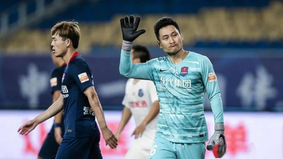 爱游戏全站勒沃库森冲刺阶段单刀错失集结日上海海港调整名单以备中超,集结日费城76人调整名单以备德甲看傻球迷的简单介绍